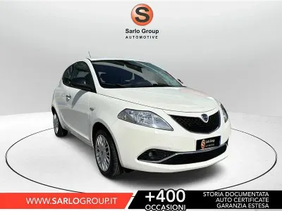 Usata Lancia Ypsilon Gold 69 CV (50 kW) 2017 Bianco Utilitaria