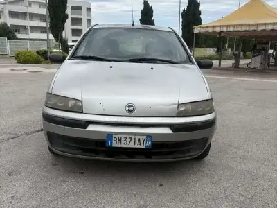 Usata Fiat Punto 73 CV (53 kW) 2000 Utilitaria