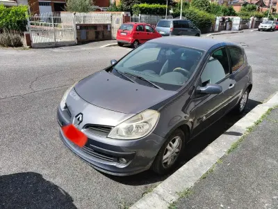 Usata Renault Clio II LE 86 CV (63 kW) 2007 Grigio Berlina