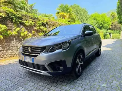 Usata Peugeot 5008 Allure 131 CV (96 kW) 2019 Grigio SUV