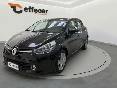 Käytetty Renault Clio IV 75 HP (55 kW) 2012 Musta Sedan