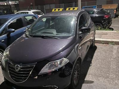 Usata Lancia Ypsilon 69 CV (50 kW) 2013 Blu Utilitaria