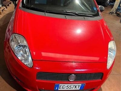 Usata Fiat Grande Punto 75 CV (55 kW) 2011 Rosso Utilitaria