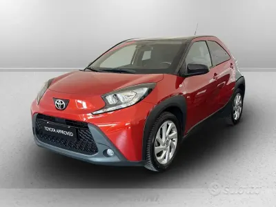 Usata Toyota Aygo X Trend 72 CV (52 kW) 2022 Rosso SUV