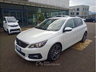 Begagnad Peugeot 308 Allure 120 HK (88 kW) 2018 Vit Sedan