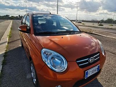 Usata Kia Picanto 65 CV (47 kW) 2010 Arancione Utilitaria