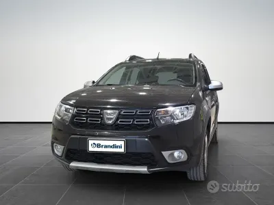 Gebraucht Dacia Sandero Stepway 90 PS (66 kW) 2018 Schwarz Limousine