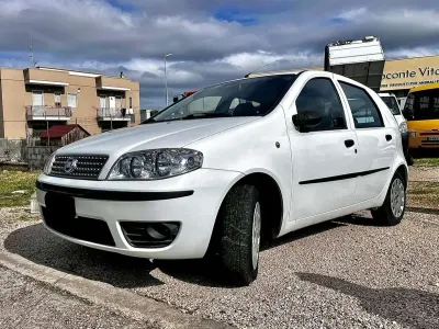 Usata Fiat Punto Classica 60 CV (44 kW) 2008 Bianco Utilitaria