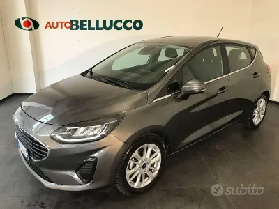 Usado Ford Fiesta Titanium 125 HP (91 kW) 2022 Cinzento Citadino