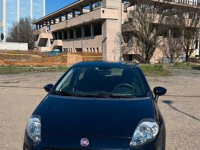 Usata Fiat Punto Lounge 69 CV (50 kW) 2015 Blu Utilitaria