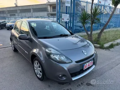 Usata Renault Clio IV 75 CV (55 kW) 2012 Grigio Berlina