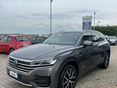 Occasion VW Touareg R-line 231 ch (169 kW) 2023 Gris SUV