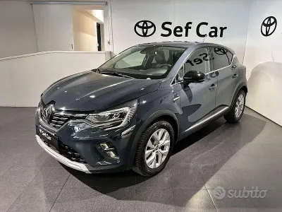 Usata Renault Captur Intens 143 CV (105 kW) 2022 Grigio SUV