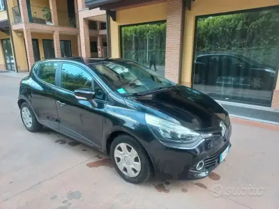 Usata Renault Clio IV 73 CV (53 kW) 2013 Nero Berlina