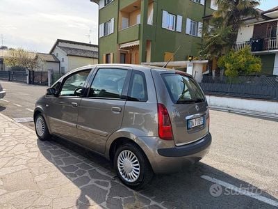Usata Lancia Musa 69 CV (50 kW) 2006 Grigio Monovolume