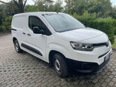 Usata Toyota Proace City City 102 CV (75 kW) 2022 Bianco Monovolume