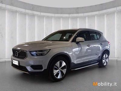 Usata Volvo XC40 132 CV (97 kW) 2022 Grigio SUV