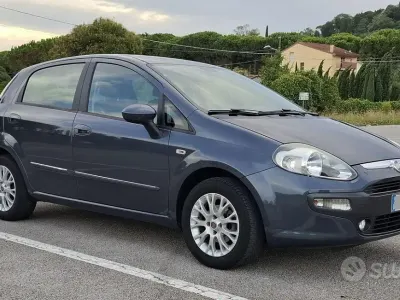 Usata Fiat Punto Evo Dynamic 77 CV (56 kW) 2010 Bluazzurro Utilitaria