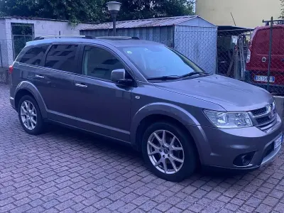 Usata Fiat Freemont Lounge 170 CV (125 kW) 2013 Grigio SUV