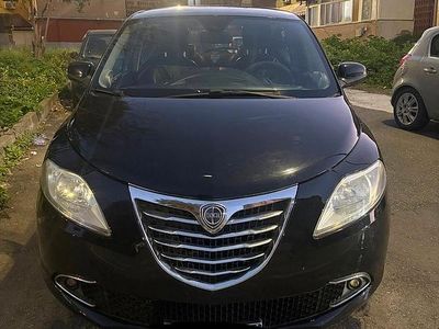 Usata Lancia Ypsilon 95 CV (69 kW) 2012 Nero Utilitaria