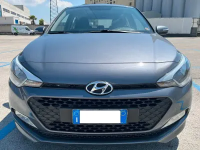 Occasion Hyundai i20 90 ch (66 kW) 2017 Gris Berline