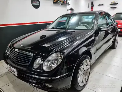 Usata Mercedes E270 Avantgarde 177 CV (130 kW) 2003 Nero Berlina