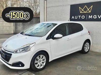 Usata Peugeot 208 Active 82 CV (60 kW) 2017 Bianco Utilitaria