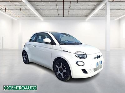 Usata Fiat 500e Passion 42 kW (58 CV) 2021 Bianco Utilitaria