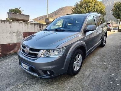 Usata Fiat Freemont Lounge 140 CV (102 kW) 2011 Grigio SUV