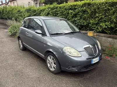 Usata Lancia Ypsilon 60 CV (44 kW) 2009 Grigio Utilitaria