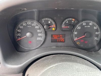 Usata Fiat Punto 69 CV (50 kW) 2006 Grigio Utilitaria