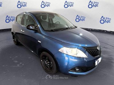 Usata Lancia Ypsilon Silver 69 CV (50 kW) 2023 Blu/azzurro Utilitaria