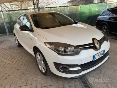 Käytetty Renault Mégane 95 HP (69 kW) 2015 Valkoinen Sedan