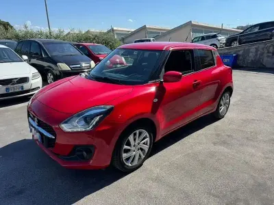Usata Suzuki Swift Cool 83 CV (61 kW) 2021 Rosso Utilitaria