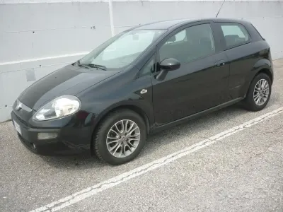 Usata Fiat Punto Dynamic 75 CV (55 kW) 2012 Nero Utilitaria