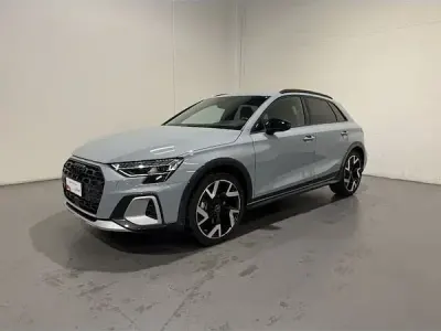 Usata Audi A3 Comfort 150 CV (110 kW) 2024 Grigio freccia perla