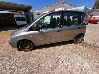 Begagnad Fiat Multipla 120 HK (88 kW) 2010 Brun Minibuss