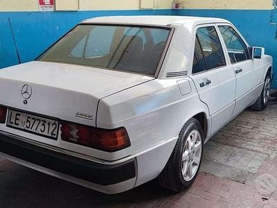 Usata Mercedes 190 75 CV (55 kW) 1989 Bianco Berlina
