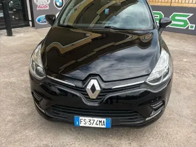 Second-hand Renault Clio IV Business 76 CP (55 kW) 2018 Negru Berlinǎ