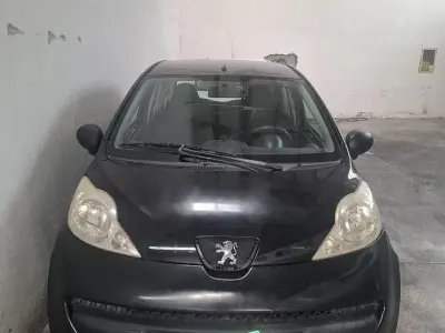 Usata Peugeot 107 68 CV (50 kW) 2007 Nero Utilitaria