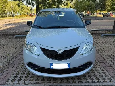 Usata Lancia Ypsilon 60 CV (44 kW) 2019 Grigio Utilitaria