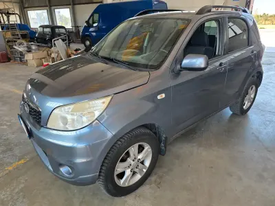 Usata Daihatsu Terios 104 CV (76 kW) 2011 Argento SUV