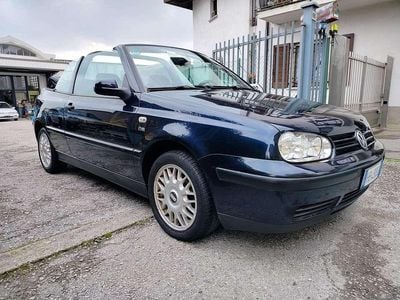 Usata VW Golf Cabriolet Classicline 116 CV (85 kW) 2001 Blu/azzurro Cabrio