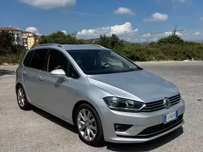 Usata VW Golf Sportsvan 116 CV (85 kW) 2017 Grigio Monovolume