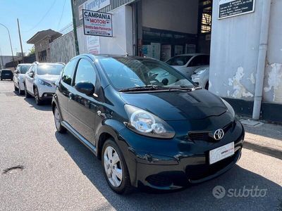 Usata Toyota Aygo 68 CV (50 kW) 2012 Nero Utilitaria