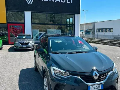 Usata Renault Captur Zen 101 CV (74 kW) 2021 Grigio SUV