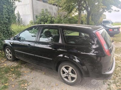 Begagnad Ford Focus Style 136 HK (100 kW) 2007 Svart Sedan