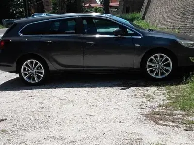 Käytetty Opel Astra 110 HP (80 kW) 2011 Farmari