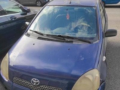 Usata Toyota Yaris Luna 2000 Blu Utilitaria