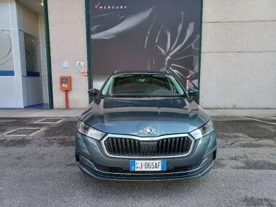 Usata Skoda Octavia Style 150 CV (110 kW) 2022 Grigio Station wagon